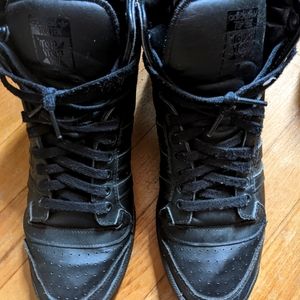 ADIDAS  BLACK TOP TEN HI SNEAKERS!!!